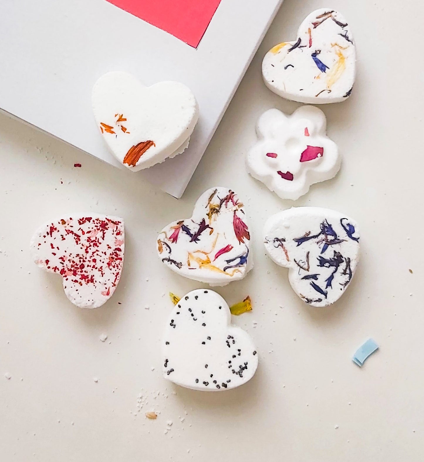 Discovery scent mini bath bombs.