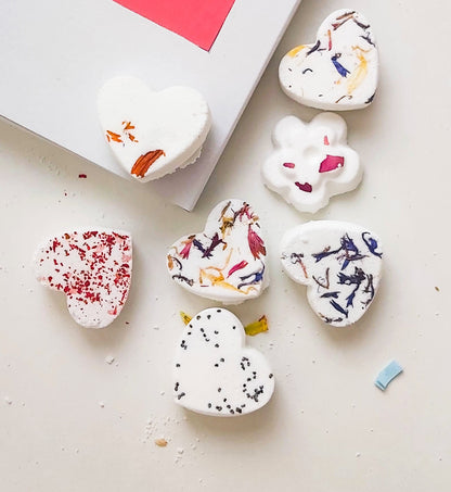 Discovery scent mini bath bombs.