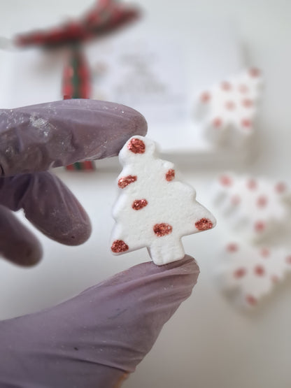 Mini Christmas tree bath bombs. Mistletoe scent